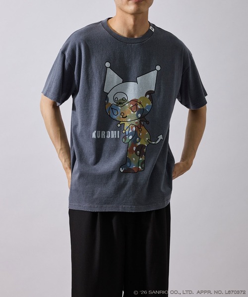 le cercle ADAM ET ROPE'(ルセルクルアダムエロペ)の「【KUROMI/ BLACK DESIGN SERIES別注】フロントデザインTシャツ(Tシャツ/カットソー・メンズ・ホワイト/チャコールグレー・L/LL/M)」の4枚目の写真