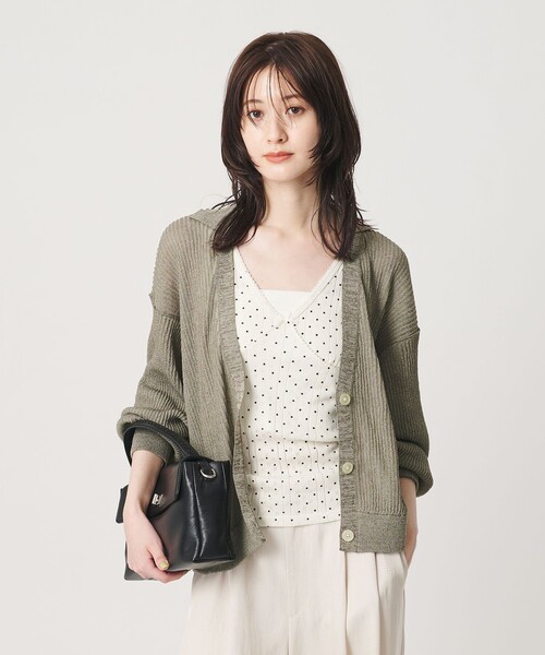 BEAUTY&YOUTH UNITED ARROWS(ビューティーアンドユースユナイテッドアローズ)の「コットンポリエステル スキッパー カーディガン ウォッシャブル(カーディガン/ボレロ・レディース・ダークブラウン/オリーブ/ライトグレー・FREE)」の3枚目の写真