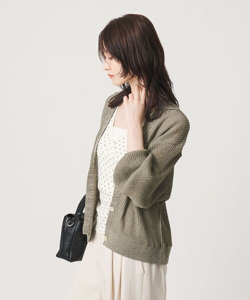 BEAUTY&YOUTH UNITED ARROWS(ビューティーアンドユースユナイテッドアローズ)の「コットンポリエステル スキッパー カーディガン ウォッシャブル(カーディガン/ボレロ・レディース・ダークブラウン/オリーブ/ライトグレー・FREE)」の5枚目の写真