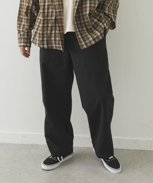 URBAN RESEARCH Sonny Label（アーバンリサーチサニーレーベル）の「ワイドタックチノイージーパンツ（その他パンツ・メンズ・ブラック/オフホワイト/ベージュ・LARGE/MEDIUM）」の3枚目の写真