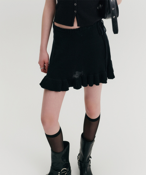 LOOKAST(ルックキャスト)の「タニラッフルニットスカート_ブラック / TANI RUFFLE KNIT SKIRT_BLACK(スカート・レディース・ブラック・FREE)」の1枚目の写真