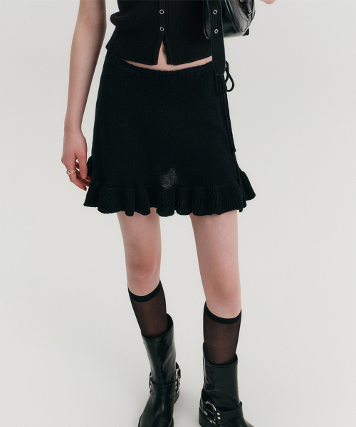 LOOKAST(ルックキャスト)の「タニラッフルニットスカート_ブラック / TANI RUFFLE KNIT SKIRT_BLACK(スカート・レディース・ブラック・FREE)」の3枚目の写真
