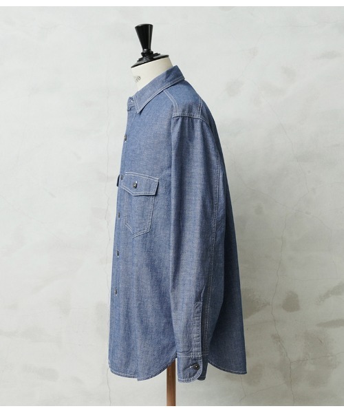 WAIPER.inc(ワイパーインク)の「米軍 1940’s U.S.NAVY フラップポケット シャンブレーシャツ MADE OF”KAIHARA FABRIC”(シャツ/ブラウス・メンズ・ブルー/ライトブルー・17/16 1/2/15 1/2)」の4枚目の写真