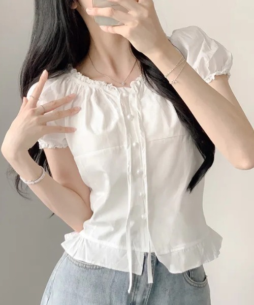 FLINEA(フリネア)の「シングルブレストギャザーブラウス(シャツ/ブラウス・レディース・ホワイト/ベージュ/ブルー・FREE)」の1枚目の写真