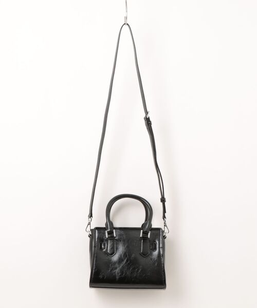 MICHAEL KORS(マイケルコース)の「LANDON XS SATCHEL XBODY(ショルダーバッグ・レディース・ブラック・FREE)」の2枚目の写真