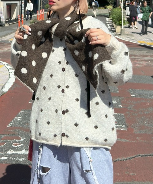 Alley Tokyo(アリートーキョー)の「マフラーセットのドットニット(ニット/セーター・レディース・グレー/オフホワイト/ブラウン・FREE)」の7枚目の写真