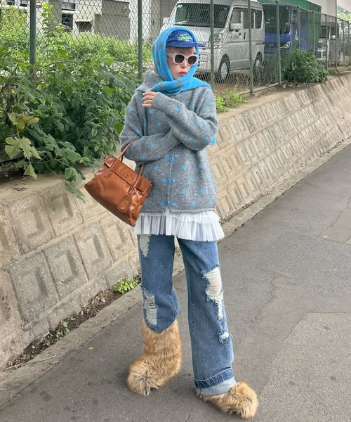 Alley Tokyo(アリートーキョー)の「マフラーセットのドットニット(ニット/セーター・レディース・グレー/オフホワイト/ブラウン・FREE)」の18枚目の写真