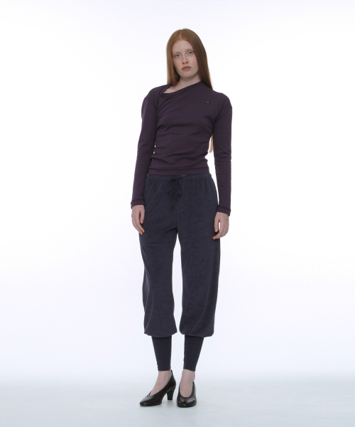 PARTIMENTO WOMEN(パルティメントウィメン)の「PWC ツイストデザインロングTシャツ_ミッドナイトプラム(Tシャツ/カットソー・レディース・その他・SMALL/MEDIUM/LARGE)」の5枚目の写真