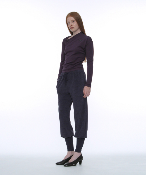 PARTIMENTO WOMEN(パルティメントウィメン)の「PWC ツイストデザインロングTシャツ_ミッドナイトプラム(Tシャツ/カットソー・レディース・その他・SMALL/MEDIUM/LARGE)」の6枚目の写真