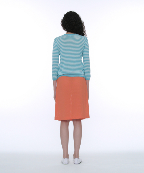 PARTIMENTO WOMEN(パルティメントウィメン)の「PWC 七分袖ボタンニットカーディガン_アクアストライプ(カーディガン/ボレロ・レディース・その他・SMALL/MEDIUM/LARGE)」の4枚目の写真