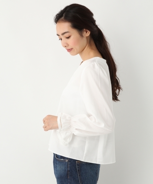 A part by（アパートバイ）の「Cサテンハシゴレースブラウス 735525 （シャツ/ブラウス・レディース・ホワイト/キャメル/ブラック・FREE）」の11枚目の写真