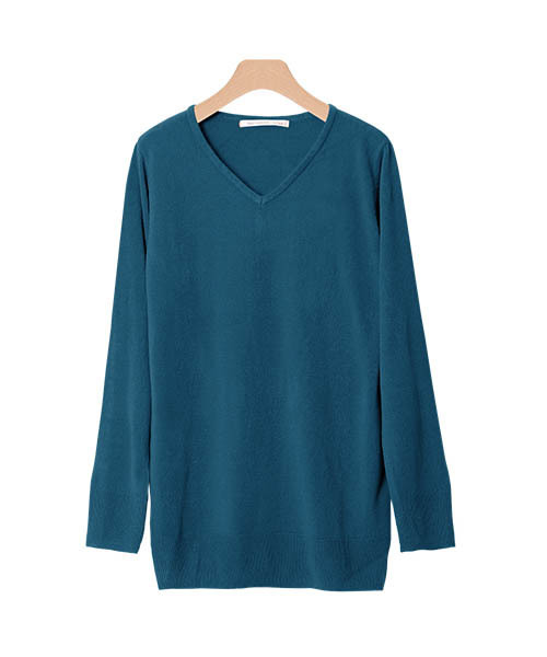 Pierrot（ピエロ）の「お家で洗えるカシミアタッチVネックニットチュニック（ニット/セーター・レディース・グレー/ベージュ/グリーン系その他/ネイビー/パープル/マスタード/オレンジ/アイボリー/ブラック/カーキ/ライトブルー/ピンクベージュ/ブラウン/グリーン/レッド/バーガンディー/インディゴブルー/グリーン系その他2/オレンジ系その他/オフホワイト/グリーン系その他3/レッド系その他/ブルーグリーン/ブラウン系その他/グレー系その他/ブラウン系その他3/ライトピンク/ブラウン系その他2/グレイッシュベージュ/ピンク系その他・L/M）」の20枚目の写真