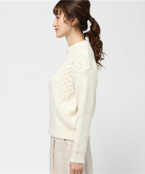 MOUSSY（マウジー）の「CABLE PATCHWORK SWEATER（ニット/セーター・レディース・ブラック/オフホワイト/ライトブルー・FREE）」の5枚目の写真