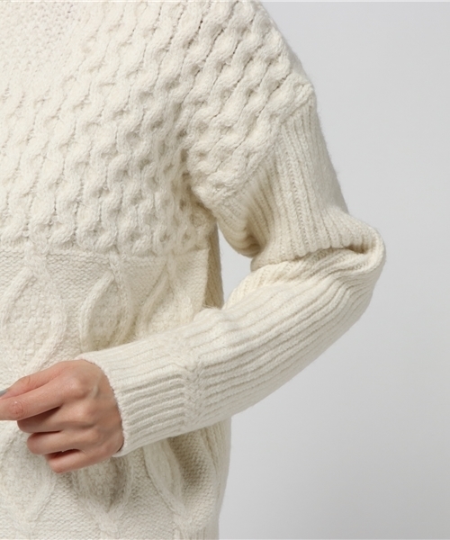 MOUSSY（マウジー）の「CABLE PATCHWORK SWEATER（ニット/セーター・レディース・ブラック/オフホワイト/ライトブルー・FREE）」の8枚目の写真