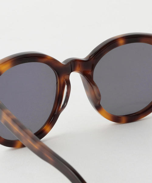 BEAUTY&YOUTH UNITED ARROWS(ビューティーアンドユースユナイテッドアローズ)の「<A.D.S.R.>MILLIE サングラス(サングラス・レディース・ベージュ/ダークブラウン/ダークグレー・FREE)」の7枚目の写真