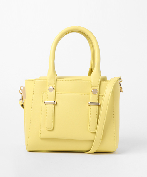 NATURAL BEAUTY BASIC（ナチュラルビューティーベーシック）の「バイカラーミニボックスショルダーバッグ（ショルダーバッグ・レディース・ベージュ/イエロー・ﾌﾘ-）」の2枚目の写真