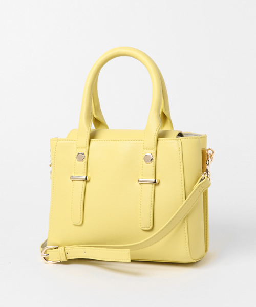 NATURAL BEAUTY BASIC（ナチュラルビューティーベーシック）の「バイカラーミニボックスショルダーバッグ（ショルダーバッグ・レディース・ベージュ/イエロー・ﾌﾘ-）」の3枚目の写真