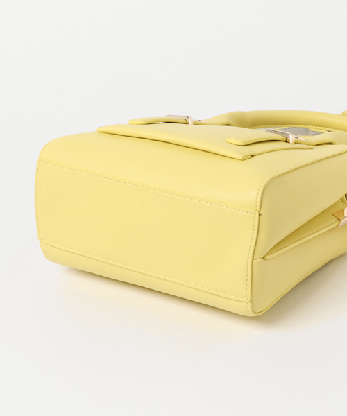 NATURAL BEAUTY BASIC（ナチュラルビューティーベーシック）の「バイカラーミニボックスショルダーバッグ（ショルダーバッグ・レディース・ベージュ/イエロー・ﾌﾘ-）」の7枚目の写真