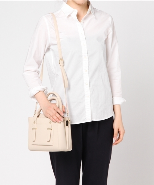 NATURAL BEAUTY BASIC（ナチュラルビューティーベーシック）の「バイカラーミニボックスショルダーバッグ（ショルダーバッグ・レディース・ベージュ/イエロー・ﾌﾘ-）」の10枚目の写真