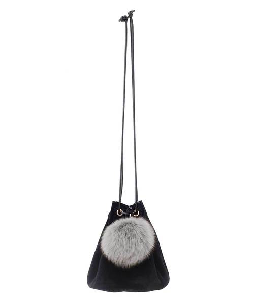 Luz Llena（ラズレナ）の「ボリュームファーチャーム付き巾着バッグ（ショルダーバッグ・レディース・アイボリー/ブラック・ﾌﾘ-）」の8枚目の写真