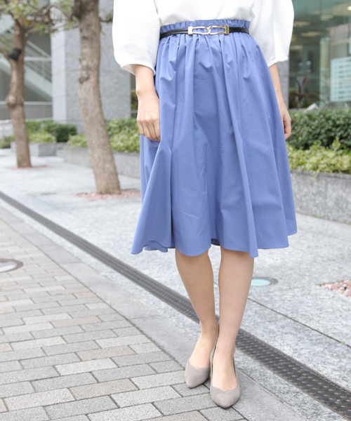 laboratory work(ラボラトリーワーク)の「タックミディ―スカート(スカート・レディース・ベージュ/ネイビー/ピンク/ブルー・MEDIUM)」の4枚目の写真