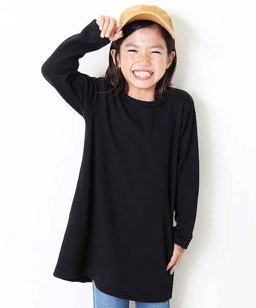 devirock(デビロック)の「まるで着る毛布 裏シャギーAラインワンピース 裏起毛(ワンピース・キッズ・ブラック/ダークグリーン/ネイビー/モカ/ブラック系その他/グレー系その他/ブルー系その他/レッド系その他/ヘザーチャコール/スモークピンク/ワイン/ブラック系その他2/ブルー系その他2・90cm/110cm/100cm/120cm/130cm/140cm/150cm/160cm)」の1枚目の写真