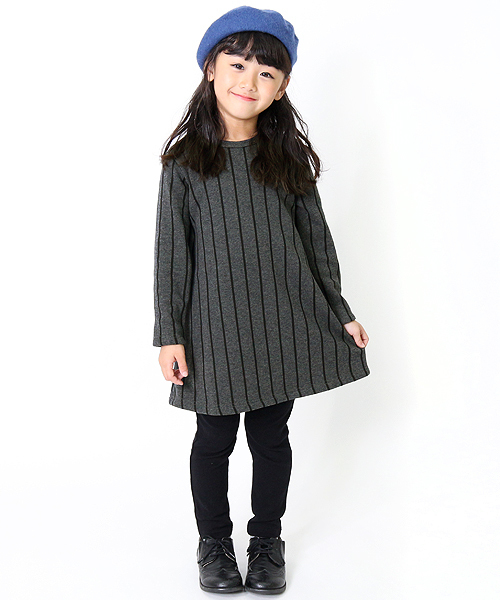 devirock(デビロック)の「まるで着る毛布 裏シャギーAラインワンピース 裏起毛(ワンピース・キッズ・ブラック/ダークグリーン/ネイビー/モカ/ブラック系その他/グレー系その他/ブルー系その他/レッド系その他/ヘザーチャコール/スモークピンク/ワイン/ブラック系その他2/ブルー系その他2・90cm/110cm/100cm/120cm/130cm/140cm/150cm/160cm)」の17枚目の写真