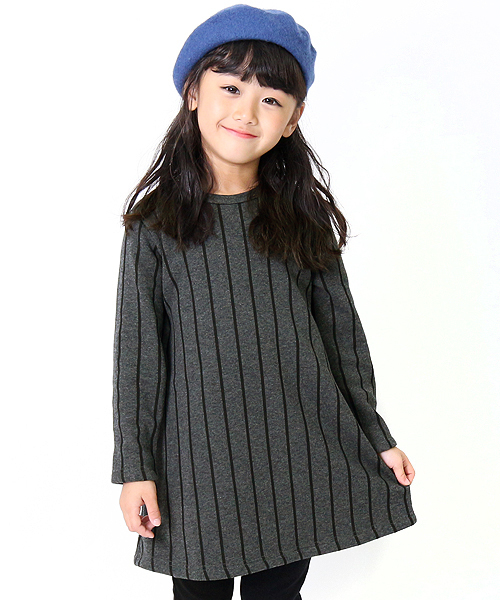 devirock(デビロック)の「まるで着る毛布 裏シャギーAラインワンピース 裏起毛(ワンピース・キッズ・ブラック/ダークグリーン/ネイビー/モカ/ブラック系その他/グレー系その他/ブルー系その他/レッド系その他/ヘザーチャコール/スモークピンク/ワイン/ブラック系その他2/ブルー系その他2・90cm/110cm/100cm/120cm/130cm/140cm/150cm/160cm)」の4枚目の写真