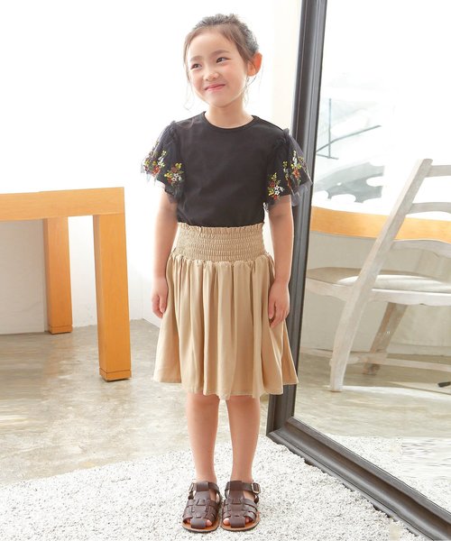 Seraph（セラフ）の「チュール刺繍袖Tシャツ（Tシャツ/カットソー・キッズ・ブラック/ピンク/オフホワイト・95/140/110/90/100/80/120/130）」の4枚目の写真