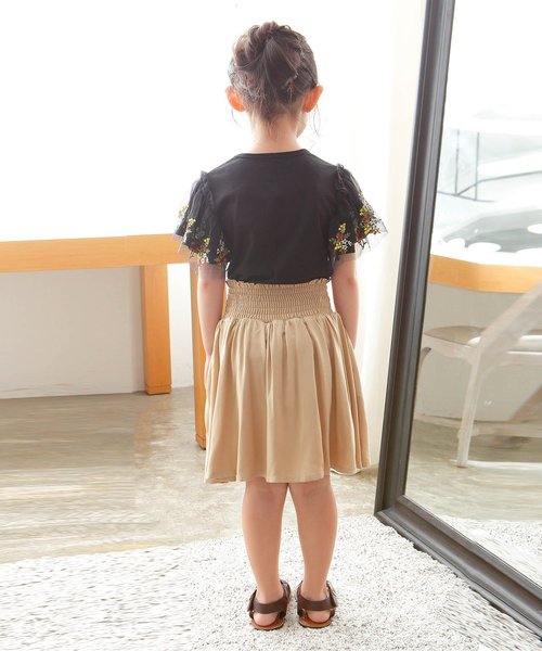 Seraph（セラフ）の「チュール刺繍袖Tシャツ（Tシャツ/カットソー・キッズ・ブラック/ピンク/オフホワイト・95/140/110/90/100/80/120/130）」の5枚目の写真