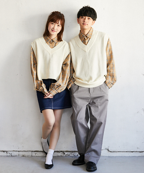 PairPair(ペアペア)の「Vネックニットベスト(ベスト・メンズ・ブラック/ライトベージュ・FREE)」の2枚目の写真