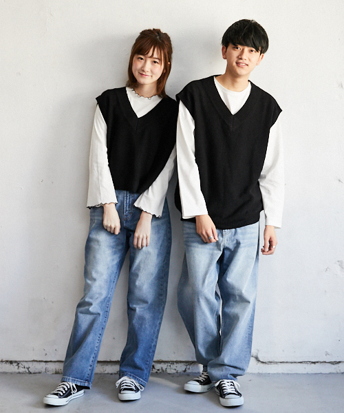 PairPair(ペアペア)の「Vネックニットベスト(ベスト・メンズ・ブラック/ライトベージュ・FREE)」の1枚目の写真