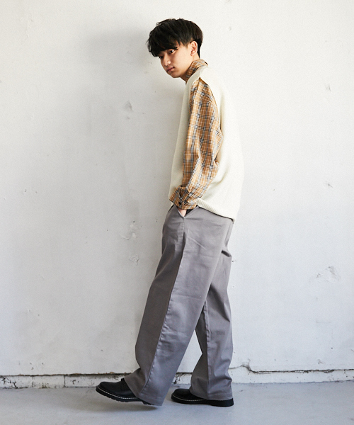 PairPair(ペアペア)の「Vネックニットベスト(ベスト・メンズ・ブラック/ライトベージュ・FREE)」の12枚目の写真