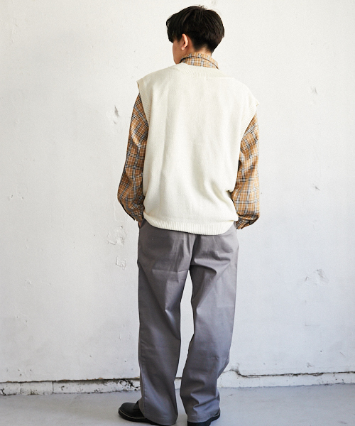 PairPair(ペアペア)の「Vネックニットベスト(ベスト・メンズ・ブラック/ライトベージュ・FREE)」の13枚目の写真