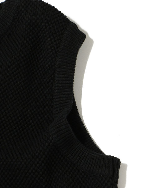 crepuscule(クレプスキュール)の「crepuscule: MOSS STITCH ベスト ■(ベスト・メンズ・ブラック/グレー/ブラウン・1/2)」の5枚目の写真