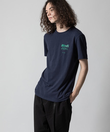 THE MORNING AFTER | [ WOODS / ウッズ } ピスネームプリントT(Tシャツ/カットソー)