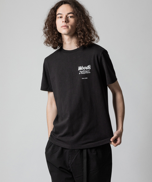 THE MORNING AFTER（ザ モーニング アフター）の「[ WOODS / ウッズ } ピスネームプリントT（Tシャツ/カットソー・メンズ・ホワイト/ブラック/ネイビー・LARGE/MEDIUM/X-LARGE）」の2枚目の写真