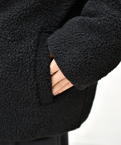 kutir（クティール）の「リバーシブルボアジャケット（ブルゾン・メンズ・チャコールグレー/ブラック/ベージュ・SMALL/MEDIUM/LARGE/X-LARGE）」の5枚目の写真