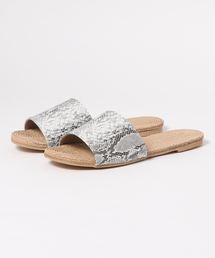 フラットサンダル