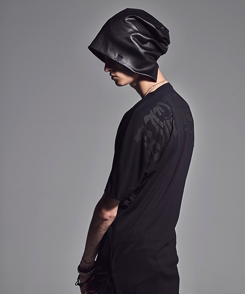 kiryuyrik(キリュウキリュウ)の「Dolman-V-Neck-T(Tシャツ/カットソー)」|ブラック