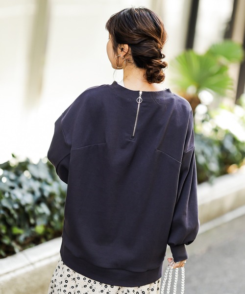 natural couture(ナチュラルクチュール)の「バックジップぽわん袖プルオーバー(スウェット・レディース・ベージュ/アイボリー/ミント/スミクロ・FREE)」の2枚目の写真