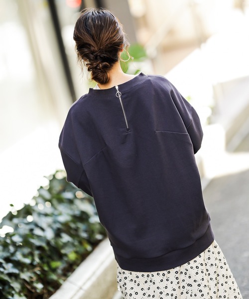 natural couture(ナチュラルクチュール)の「バックジップぽわん袖プルオーバー(スウェット・レディース・ベージュ/アイボリー/ミント/スミクロ・FREE)」の12枚目の写真