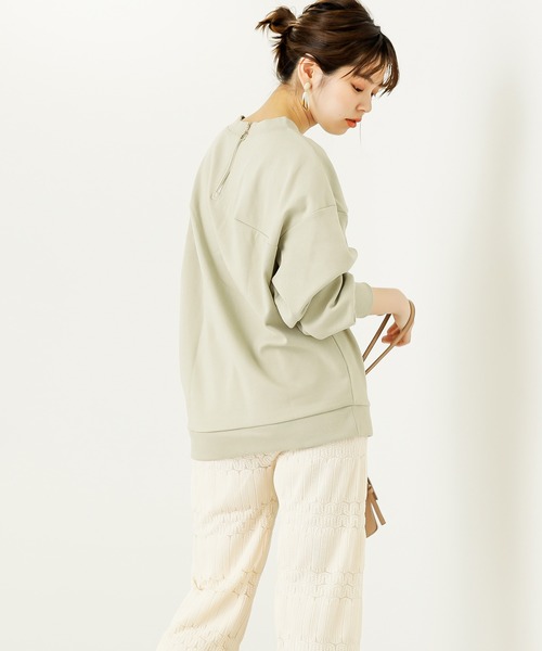 natural couture(ナチュラルクチュール)の「バックジップぽわん袖プルオーバー(スウェット・レディース・ベージュ/アイボリー/ミント/スミクロ・FREE)」の11枚目の写真