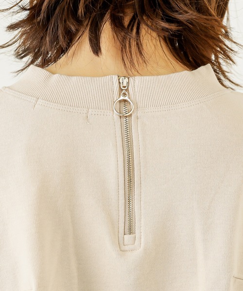 natural couture(ナチュラルクチュール)の「バックジップぽわん袖プルオーバー(スウェット・レディース・ベージュ/アイボリー/ミント/スミクロ・FREE)」の16枚目の写真