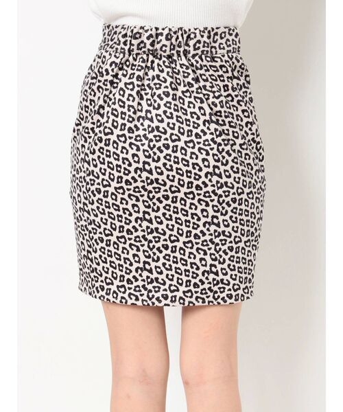 RESEXXY（リゼクシー）の「レオパード柄タイトミニスカート（スカート・レディース・ベージュ/オフホワイト・FREE）」の4枚目の写真