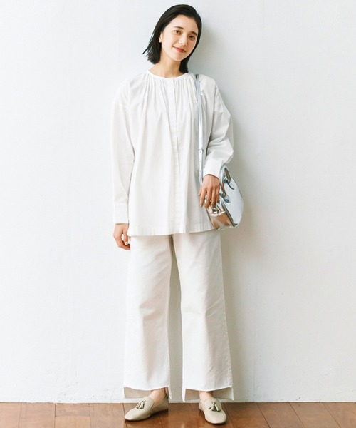 avecmoi(アヴェクモワ)の「【佐藤かなさんプロデュース】 アヴェクモワ スモックトップス〈ホワイト〉(シャツ/ブラウス・レディース・ホワイト・1/2)」の2枚目の写真