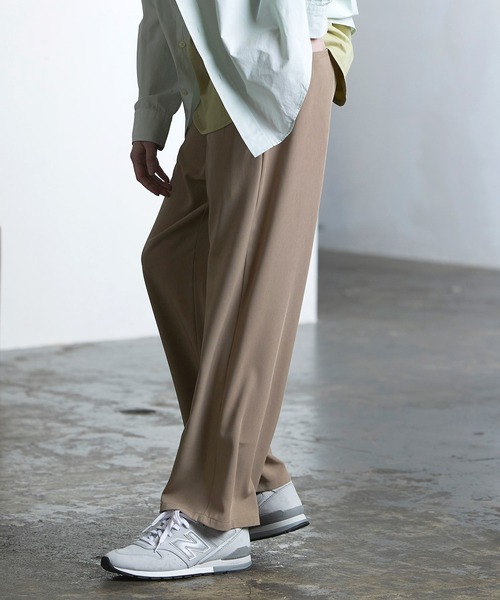 ENDER PRODUCTS(エンダープロダクツ)の「ブライトポプリン タックワイドテーパードシェフパンツ【ENDER PRODUCTS/エンダープロダクツ】◆セットアップ対応◆(その他パンツ・メンズ・グレイッシュベージュ/ベージュ/ブラウン/ベージュ系その他/ライラック/ブラック・M/L)」の3枚目の写真