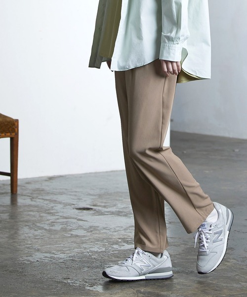 ENDER PRODUCTS(エンダープロダクツ)の「ブライトポプリン タックワイドテーパードシェフパンツ【ENDER PRODUCTS/エンダープロダクツ】◆セットアップ対応◆(その他パンツ・メンズ・グレイッシュベージュ/ベージュ/ブラウン/ベージュ系その他/ライラック/ブラック・M/L)」の9枚目の写真