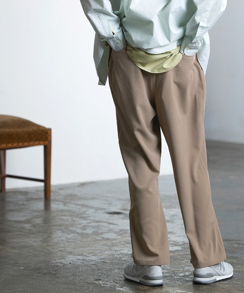 ENDER PRODUCTS(エンダープロダクツ)の「ブライトポプリン タックワイドテーパードシェフパンツ【ENDER PRODUCTS/エンダープロダクツ】◆セットアップ対応◆(その他パンツ・メンズ・グレイッシュベージュ/ベージュ/ブラウン/ベージュ系その他/ライラック/ブラック・M/L)」の10枚目の写真