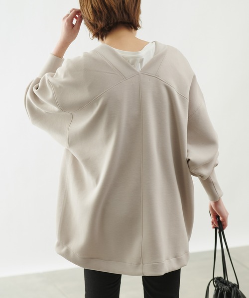 COLONY 2139（コロニートゥーワンスリーナイン）の「エアリーダンボールVネック長袖プルオーバー（スウェット・レディース・ベージュ/ブラック/ミント/オフホワイト・MEDIUM）」の14枚目の写真